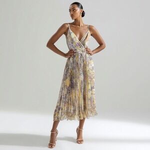 NWT H&M Floral Pleated Dress Spaghetti Strap Boho Spring Soft Girl